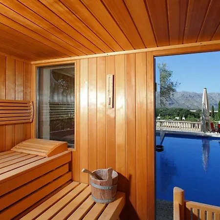 Llop Holiday home